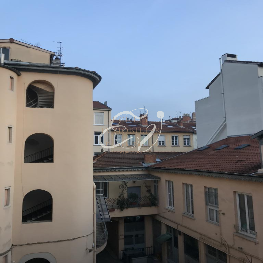 location LOCATION LYON 69006 T2 REFAIT A NEUF meublé Ecully Immobilier