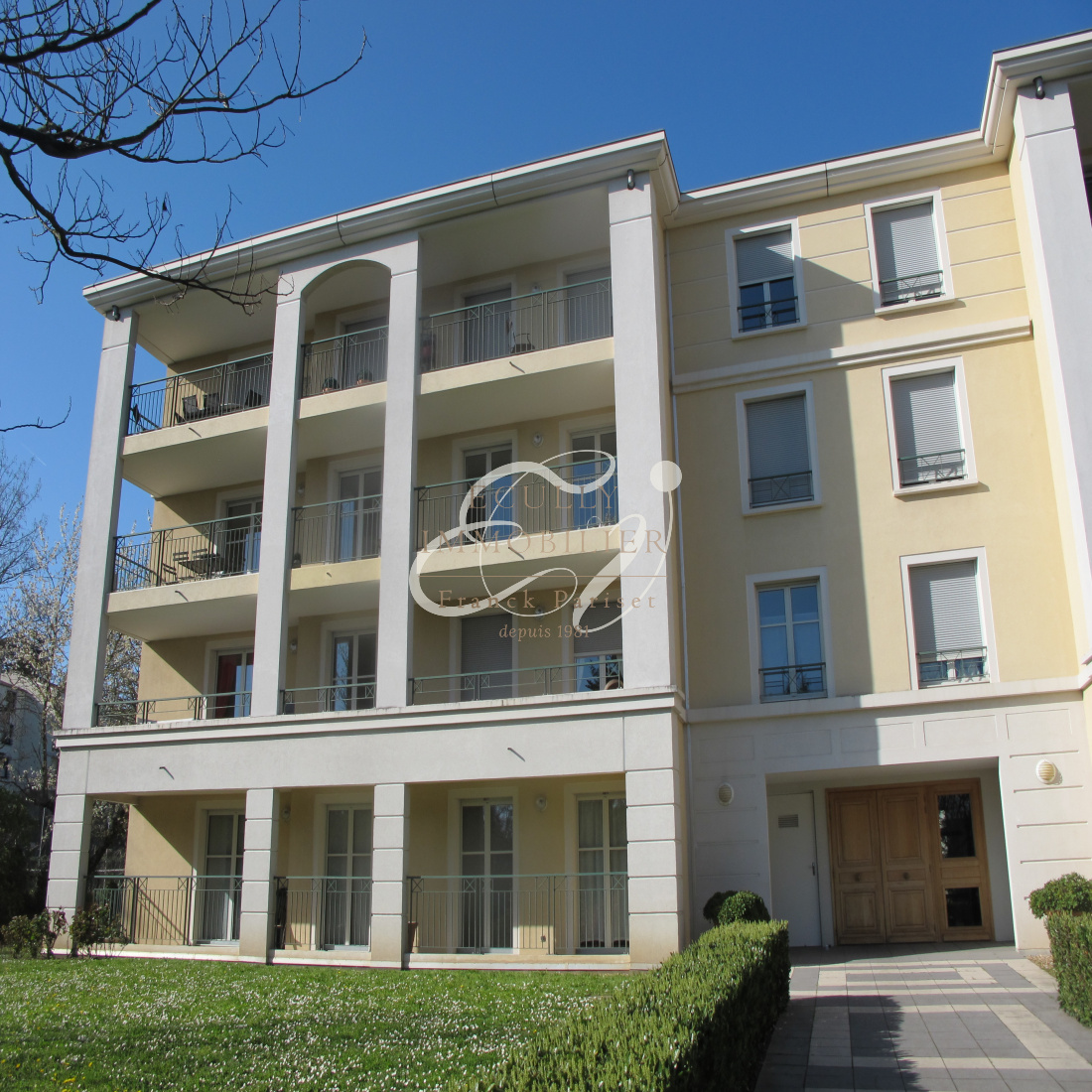 vente VENTE TASSIN LA DEMIE LUNE 69160 APPARTEMENT DERNIER ETAGE ETAT EXCEPTIONNEL Ecully
